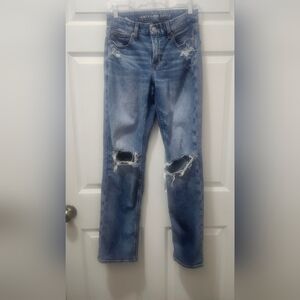American Eagle Outfitters Light Blue Distressed Curvey Straight Leg Jeans